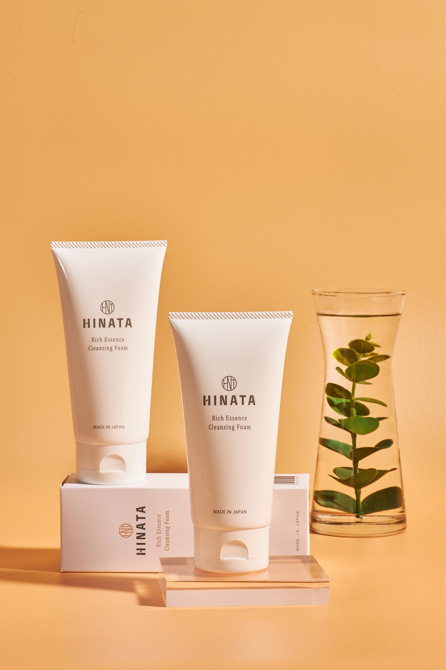 5. HINATA Rich Essence Cleansing Foam: Cleansing and moisturising, anti-pollution