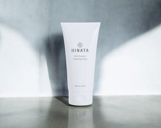 5. HINATA Rich Essence Cleansing Foam: Cleansing and moisturising, anti-pollution