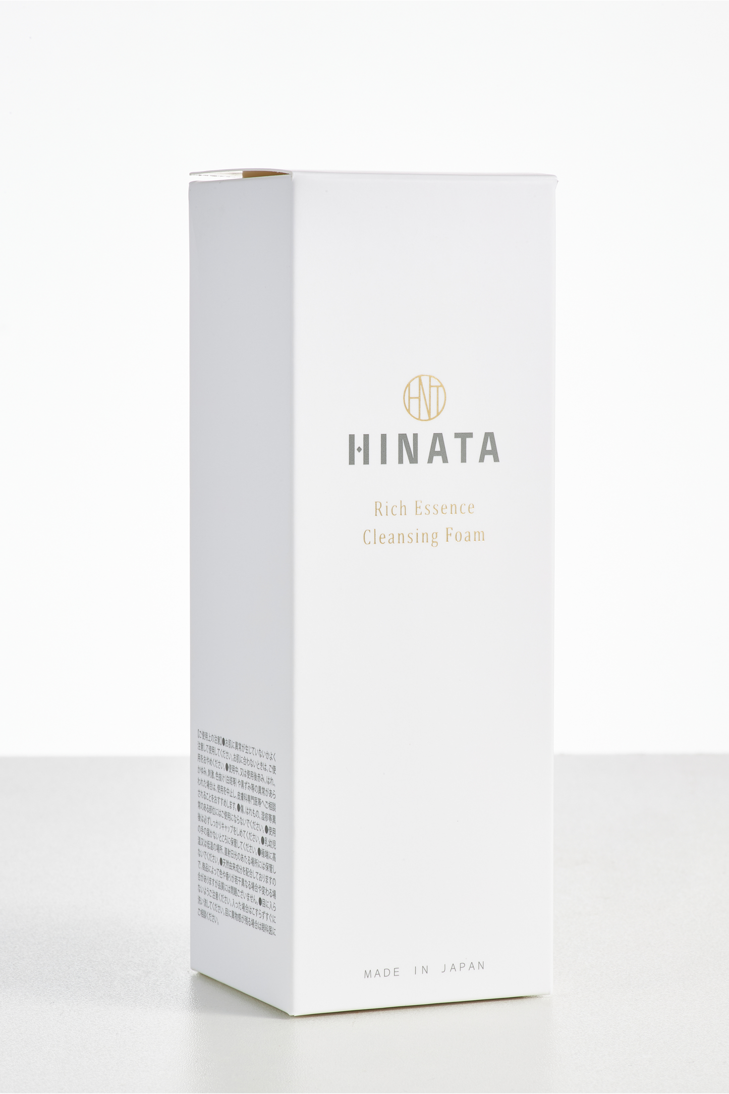 5. HINATA Rich Essence Cleansing Foam: Cleansing and moisturising, anti-pollution